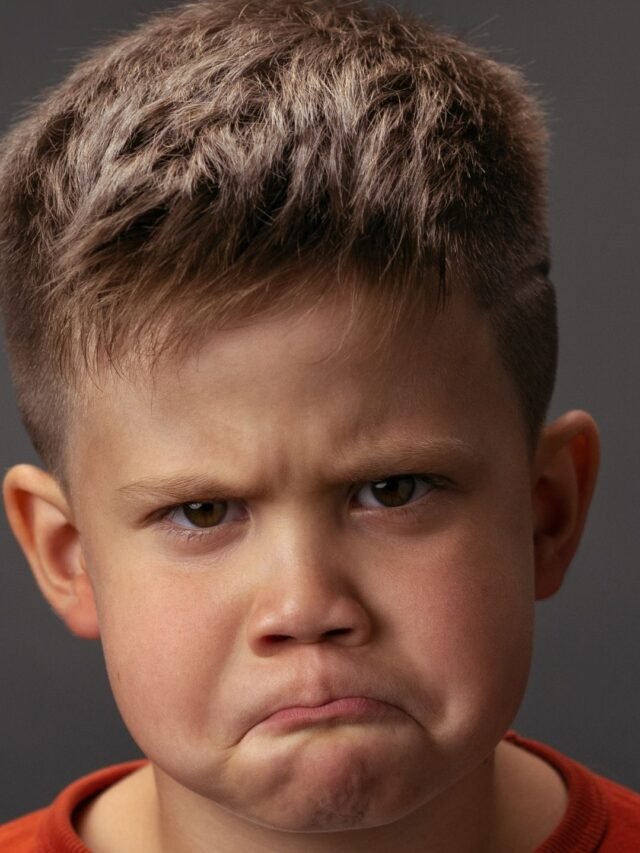 सावधान! आपके ये 5 ताने बना देते हैं बच्चों को जिद्दी और बिगड़ैल